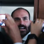 Moraes libera para julgamento ação respondida por Eduardo Bolsonaro