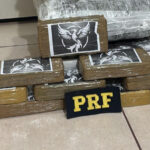 PRF apreende 10,4 kg de cocaína em ônibus na BR-262