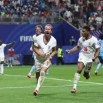Inglaterra sofre, mas vence a RD Congo de virada e se mantém no caminho do Brasil na Copa