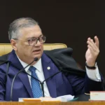 Dino expõe relatório com ameaça de assassinato contra ministros do STF