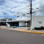 Mulher tenta tirar bebê de 4 meses dos braços de adolescente no Pronto-Socorro de Corumbá